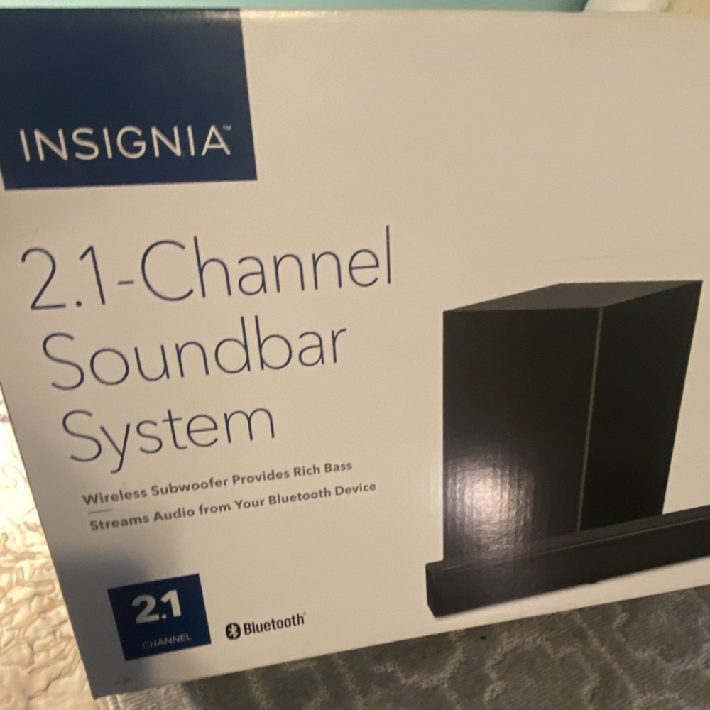 Insignia 2.1 Channel Soundbar Bluetooth Wireless Subwoofer Remote USB Playback